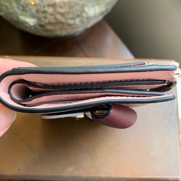 RARE❤️Authentic Kate Spade leather pup L.Zip around wallet/ID❤️ - Picture 2 of 8